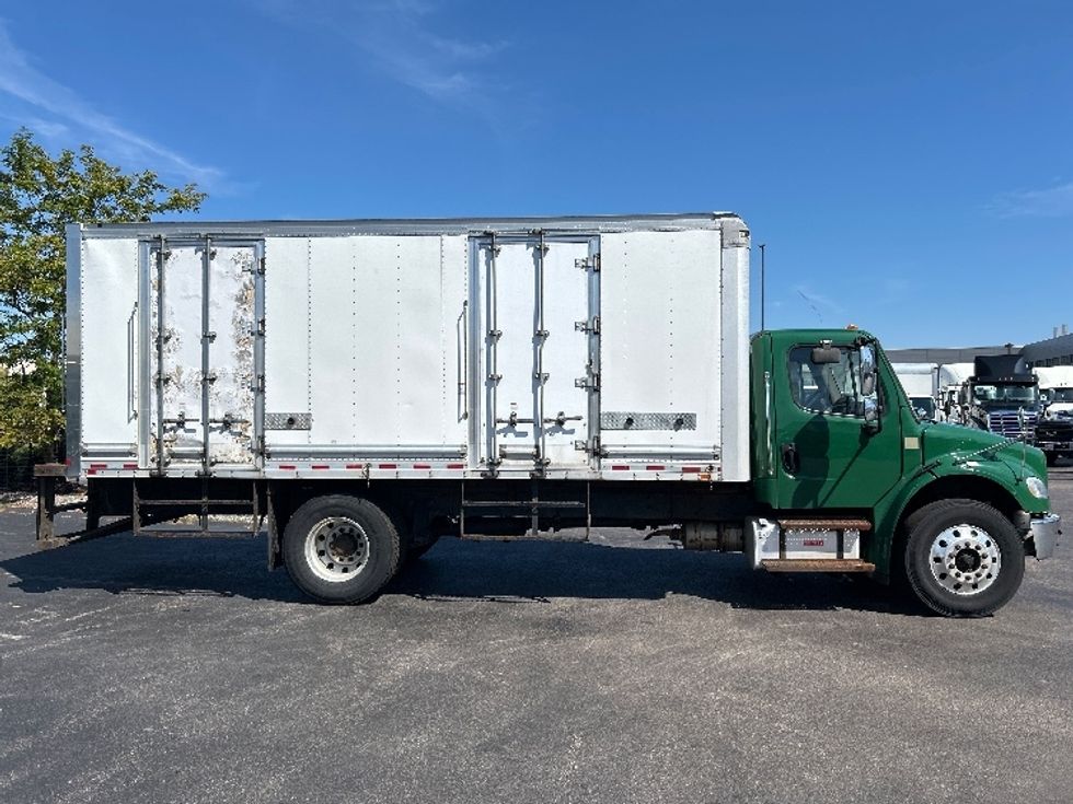 Medium Duty Box Truck-Light and Medium Duty Trucks-Freightliner-2019-M2-Norton-MA-170,231\n\t\tmiles-$ 31,000 - Image 15