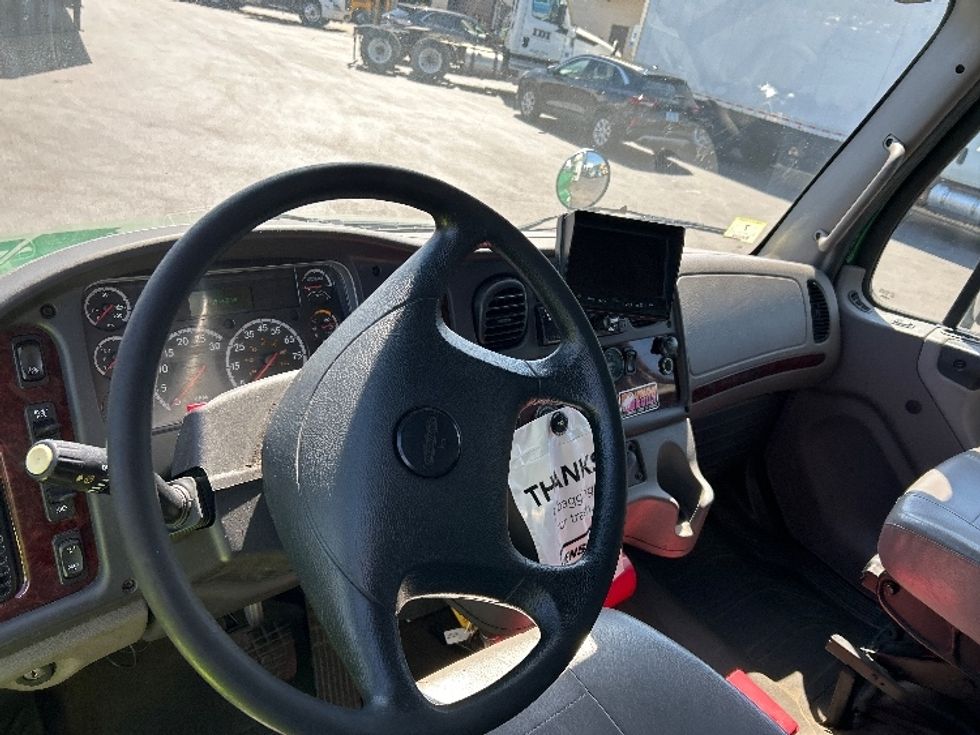 Medium Duty Box Truck-Light and Medium Duty Trucks-Freightliner-2019-M2-Norton-MA-170,231\n\t\tmiles-$ 31,000 - Image 17