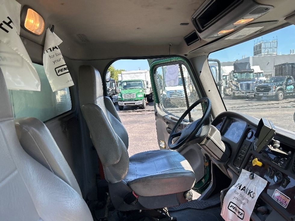 Medium Duty Box Truck-Light and Medium Duty Trucks-Freightliner-2019-M2-Norton-MA-170,231\n\t\tmiles-$ 31,000 - Image 22