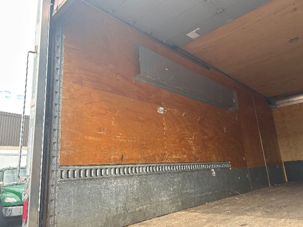 Medium Duty Box Truck-Light and Medium Duty Trucks-Freightliner-2019-M2-Norton-MA-170,938\n\t\tmiles-$ 31,000 - Image 10