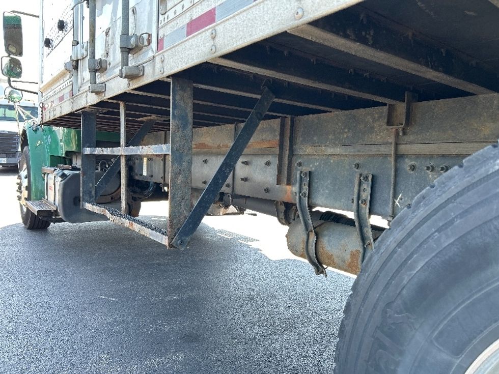 Medium Duty Box Truck-Light and Medium Duty Trucks-Freightliner-2019-M2-Norton-MA-171,203\n\t\tmiles-$ 31,000 - Image 5