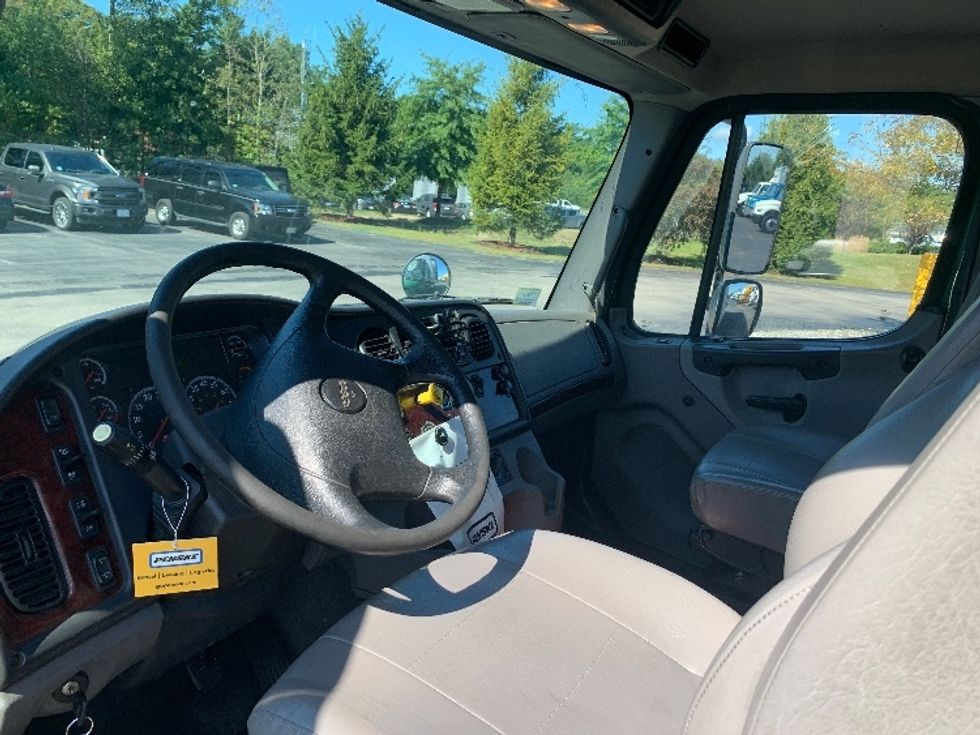 Medium Duty Box Truck-Light and Medium Duty Trucks-Freightliner-2019-M2-Norton-MA-173,165\n\t\tmiles-$ 30,750 - Image 17