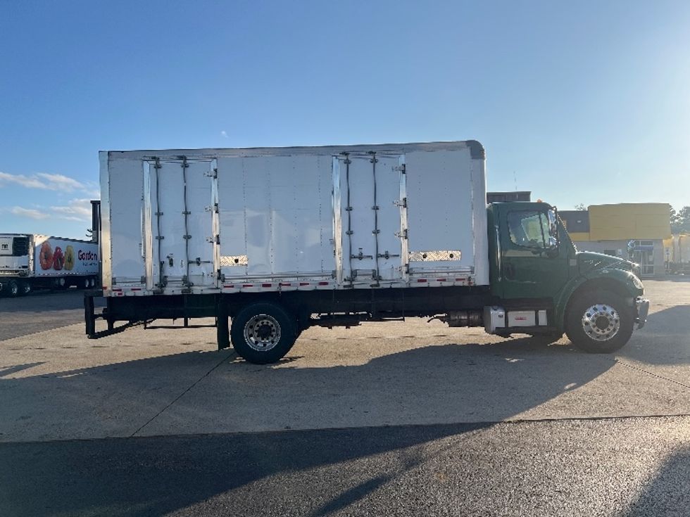 Medium Duty Box Truck-Light and Medium Duty Trucks-Freightliner-2019-M2-Norton-MA-173,667\n\t\tmiles-$ 30,500 - Image 15