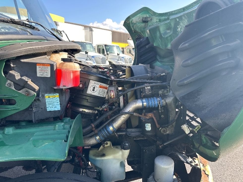 Medium Duty Box Truck-Light and Medium Duty Trucks-Freightliner-2019-M2-Norton-MA-174,775\n\t\tmiles-$ 30,500 - Image 22