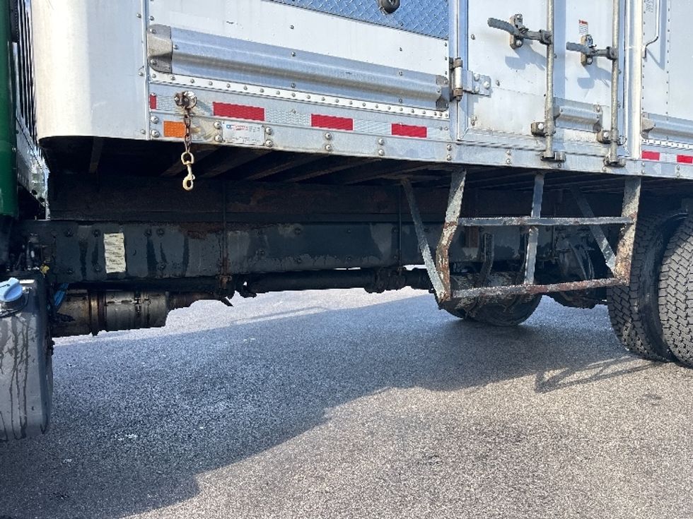 Medium Duty Box Truck-Light and Medium Duty Trucks-Freightliner-2019-M2-Norton-MA-174,775\n\t\tmiles-$ 30,500 - Image 5