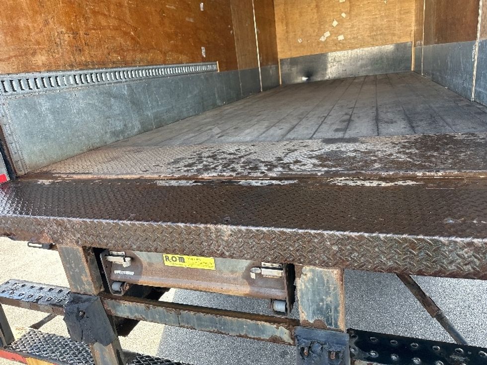 Medium Duty Box Truck-Light and Medium Duty Trucks-Freightliner-2019-M2-Norton-MA-174,775\n\t\tmiles-$ 30,500 - Image 9
