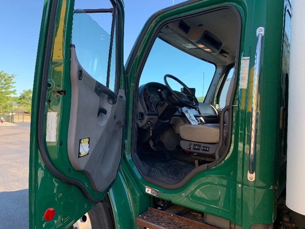 Medium Duty Box Truck-Light and Medium Duty Trucks-Freightliner-2019-M2-Norton-MA-175,851\n\t\tmiles-$ 30,000 - Image 17