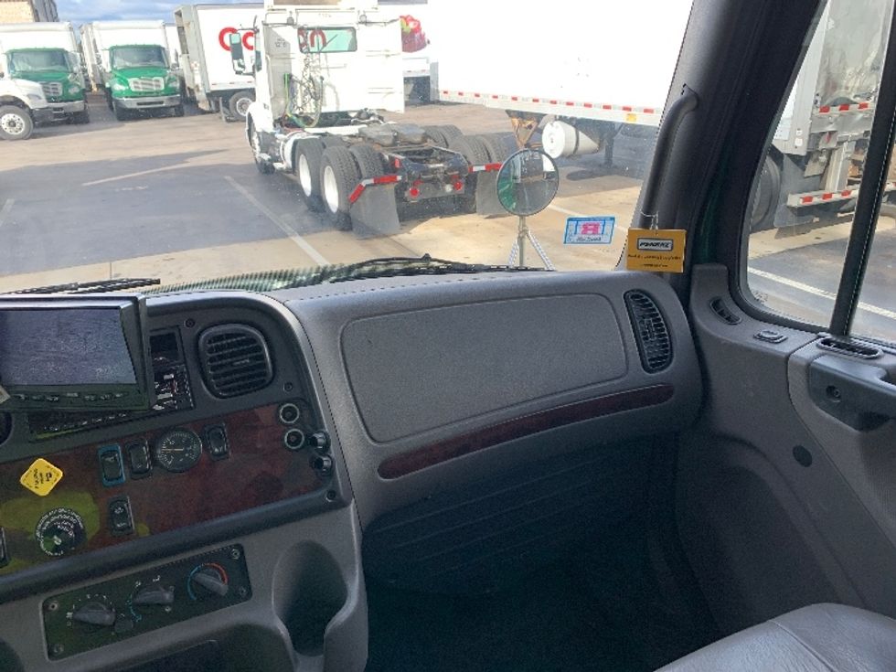 Medium Duty Box Truck-Light and Medium Duty Trucks-Freightliner-2019-M2-Norton-MA-179,490\n\t\tmiles-$ 30,000 - Image 19