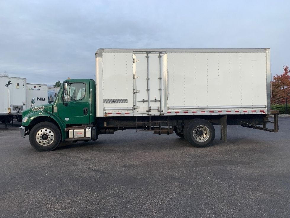 Medium Duty Box Truck-Light and Medium Duty Trucks-Freightliner-2019-M2-Norton-MA-181,953\n\t\tmiles-$ 29,750 - Image 4