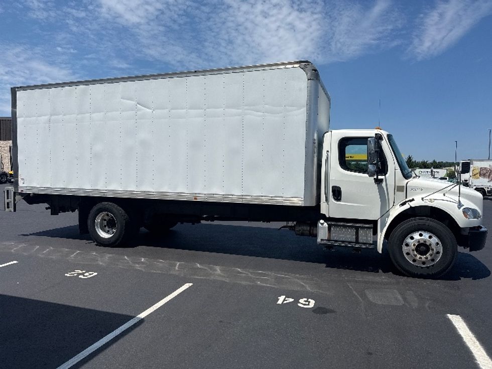 Medium Duty Box Truck-Light and Medium Duty Trucks-Freightliner-2019-M2-Norton-MA-210,662\n\t\tmiles-$ 44,500 - Image 13