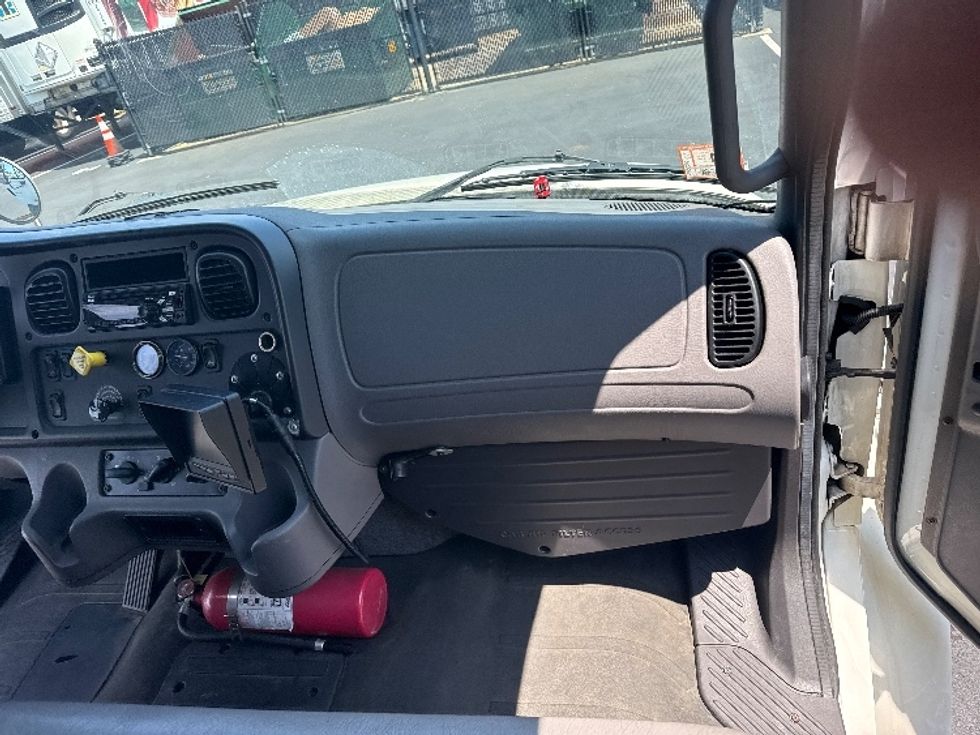 Medium Duty Box Truck-Light and Medium Duty Trucks-Freightliner-2019-M2-Norton-MA-210,662\n\t\tmiles-$ 44,500 - Image 17