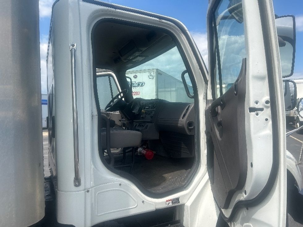 Medium Duty Box Truck-Light and Medium Duty Trucks-Freightliner-2019-M2-Obetz-OH-120,278\n\t\tmiles-$ 53,750 - Image 20