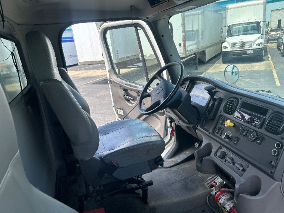 Medium Duty Box Truck-Light and Medium Duty Trucks-Freightliner-2019-M2-Obetz-OH-120,278\n\t\tmiles-$ 53,750 - Image 22