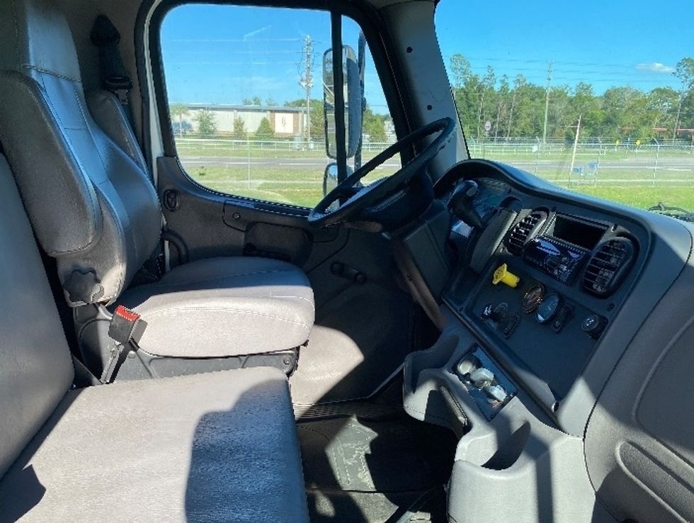 Medium Duty Box Truck-Light and Medium Duty Trucks-Freightliner-2019-M2-Ocala-FL-185,578\n\t\tmiles-$ 50,750 - Image 22