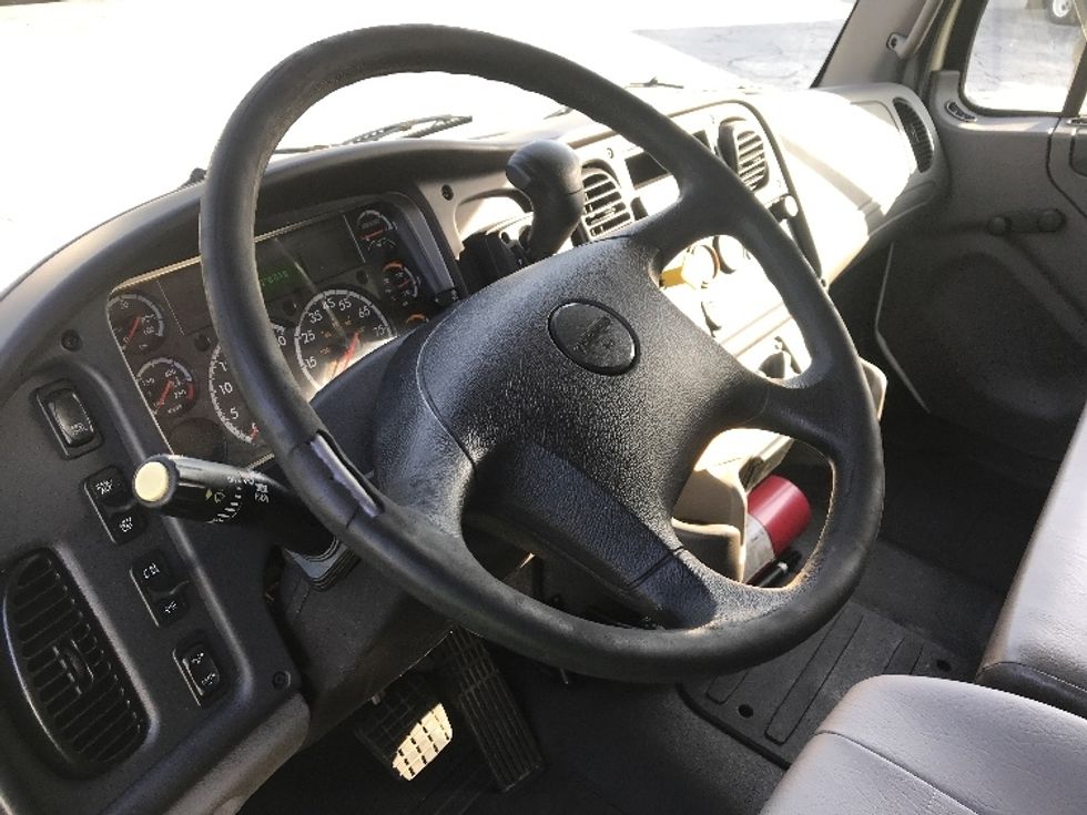 Medium Duty Box Truck-Light and Medium Duty Trucks-Freightliner-2019-M2-Ocala-FL-204,177\n\t\tmiles-$ 47,500 - Image 17