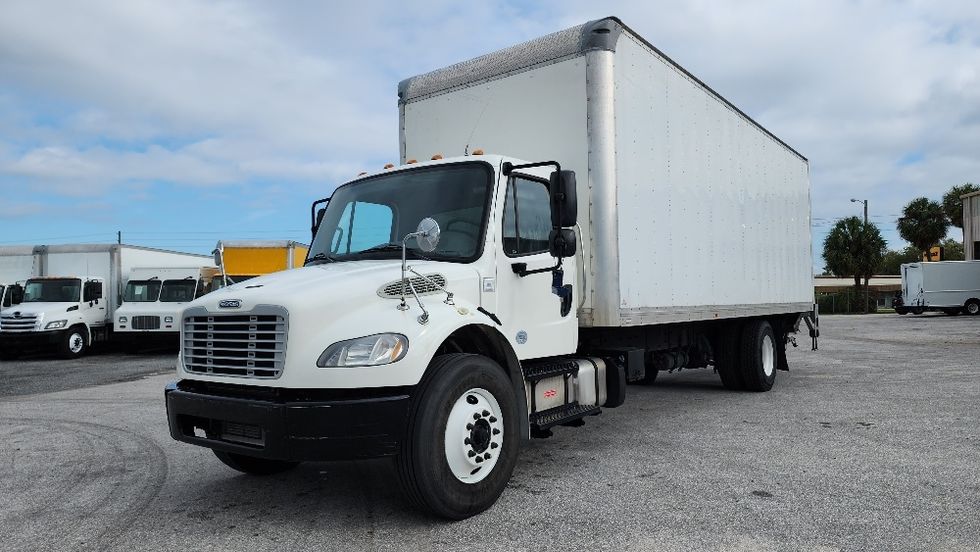 Medium Duty Box Truck-Light and Medium Duty Trucks-Freightliner-2019-M2-Ocala-FL-217,948\n\t\tmiles-$ 45,750 - Image 3