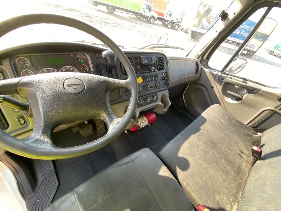 Medium Duty Box Truck-Light and Medium Duty Trucks-Freightliner-2019-M2-Ocala-FL-222,244\n\t\tmiles-$ 44,500 - Image 17