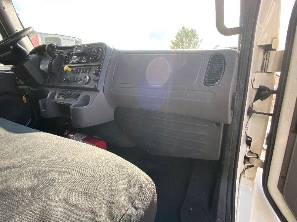 Medium Duty Box Truck-Light and Medium Duty Trucks-Freightliner-2019-M2-Ocala-FL-222,244\n\t\tmiles-$ 44,500 - Image 20