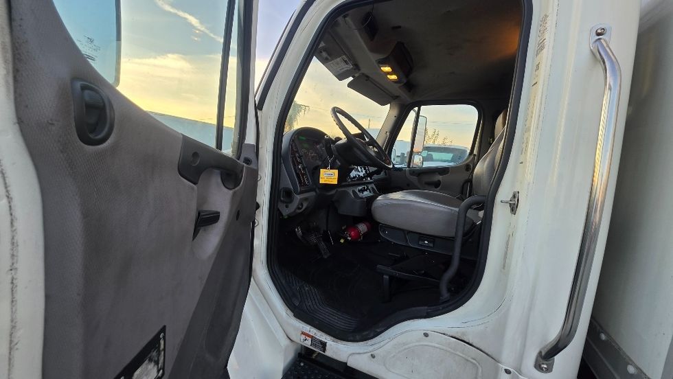 Medium Duty Box Truck-Light and Medium Duty Trucks-Freightliner-2019-M2-Ocala-FL-270,058\n\t\tmiles-$ 43,750 - Image 16