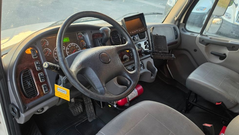 Medium Duty Box Truck-Light and Medium Duty Trucks-Freightliner-2019-M2-Ocala-FL-270,058\n\t\tmiles-$ 43,750 - Image 17