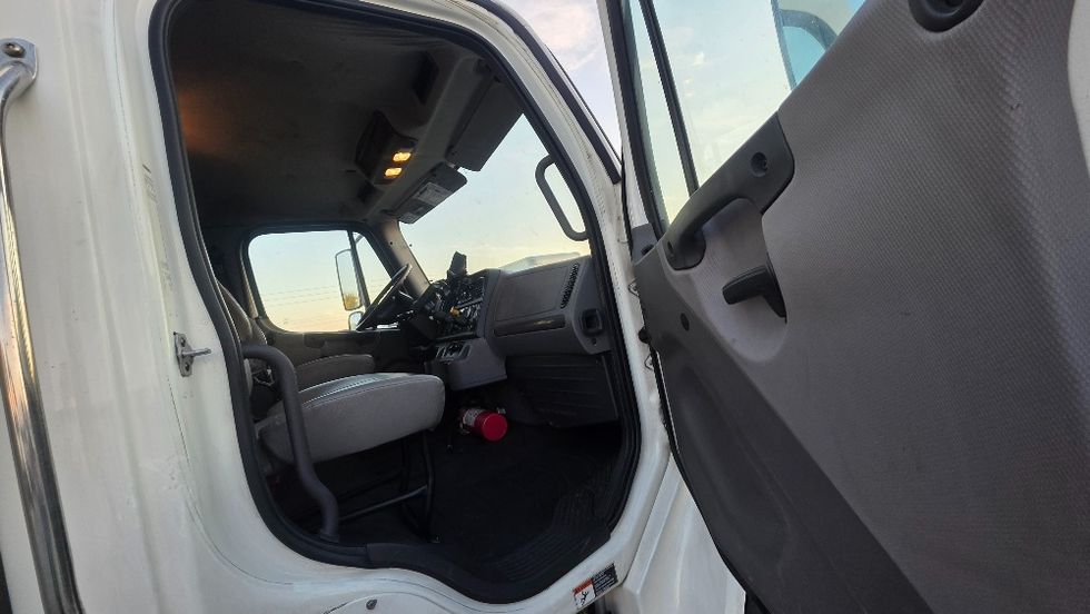 Medium Duty Box Truck-Light and Medium Duty Trucks-Freightliner-2019-M2-Ocala-FL-270,058\n\t\tmiles-$ 43,750 - Image 20