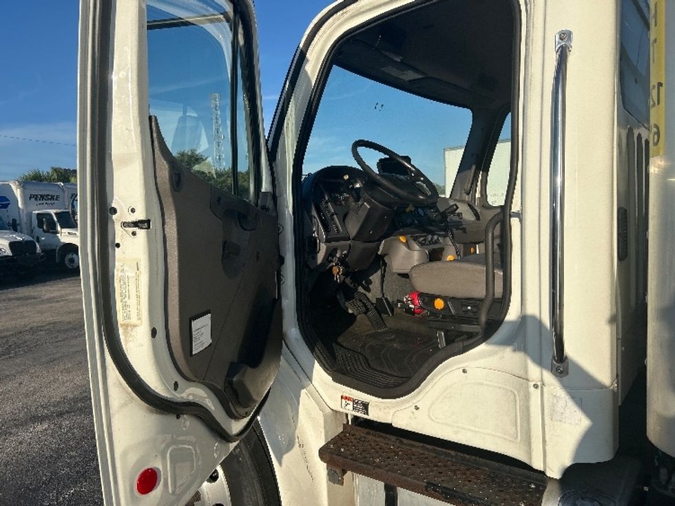 Medium Duty Box Truck-Light and Medium Duty Trucks-Freightliner-2019-M2-Ocala-FL-277,373\n\t\tmiles-$ 26,250 - Image 16