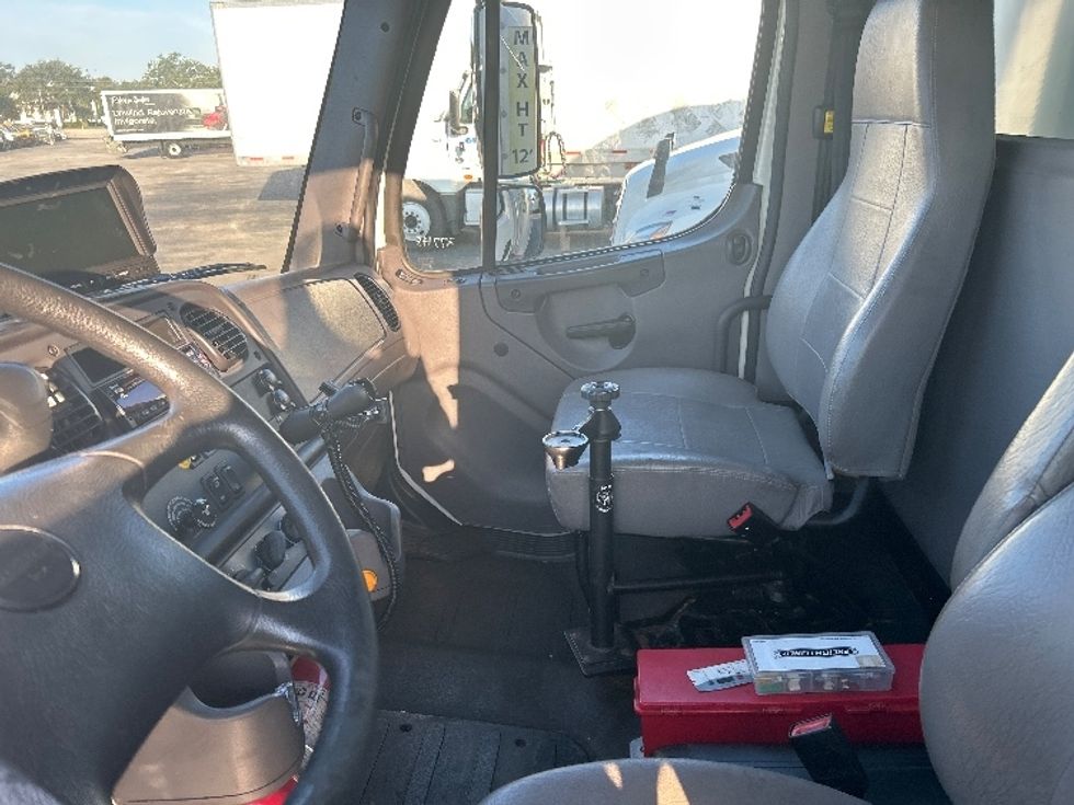Medium Duty Box Truck-Light and Medium Duty Trucks-Freightliner-2019-M2-Ocala-FL-277,373\n\t\tmiles-$ 26,250 - Image 19