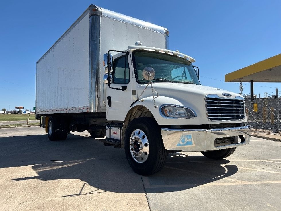 Medium Duty Box Truck-Light and Medium Duty Trucks-Freightliner-2019-M2-Oklahoma City-OK-120,591\n\t\tmiles-$ 58,500 - Image 1