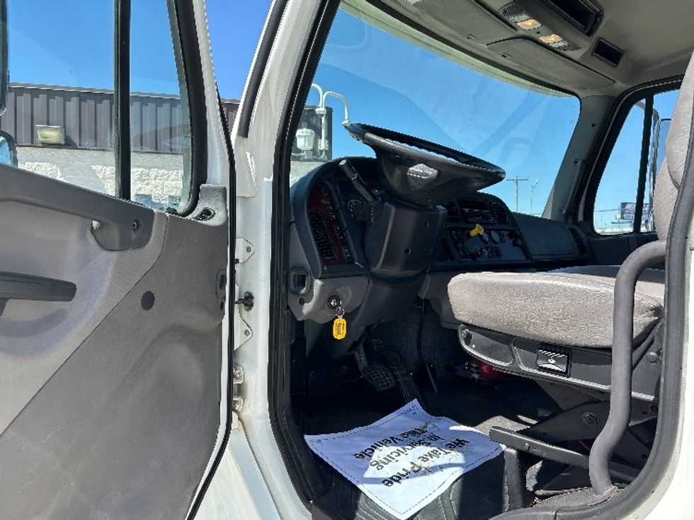 Medium Duty Box Truck-Light and Medium Duty Trucks-Freightliner-2019-M2-Oklahoma City-OK-120,591\n\t\tmiles-$ 58,500 - Image 16