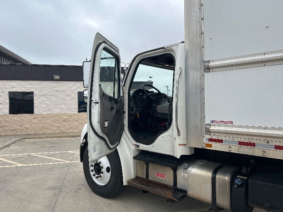 Medium Duty Box Truck-Light and Medium Duty Trucks-Freightliner-2019-M2-Oklahoma City-OK-159,024\n\t\tmiles-$ 55,500 - Image 16