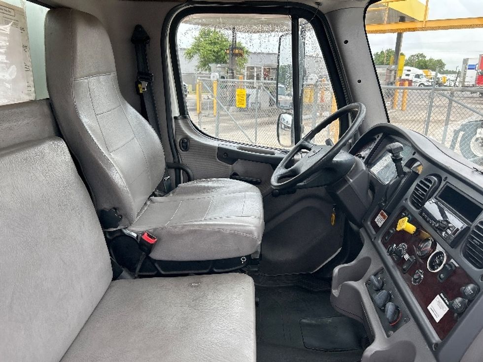 Medium Duty Box Truck-Light and Medium Duty Trucks-Freightliner-2019-M2-Oklahoma City-OK-159,024\n\t\tmiles-$ 55,500 - Image 22