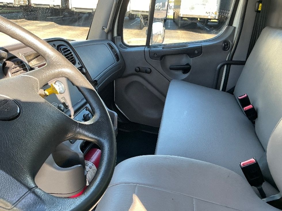 Medium Duty Box Truck-Light and Medium Duty Trucks-Freightliner-2019-M2-Olive Branch-MS-161,400\n\t\tmiles-$ 45,000 - Image 13