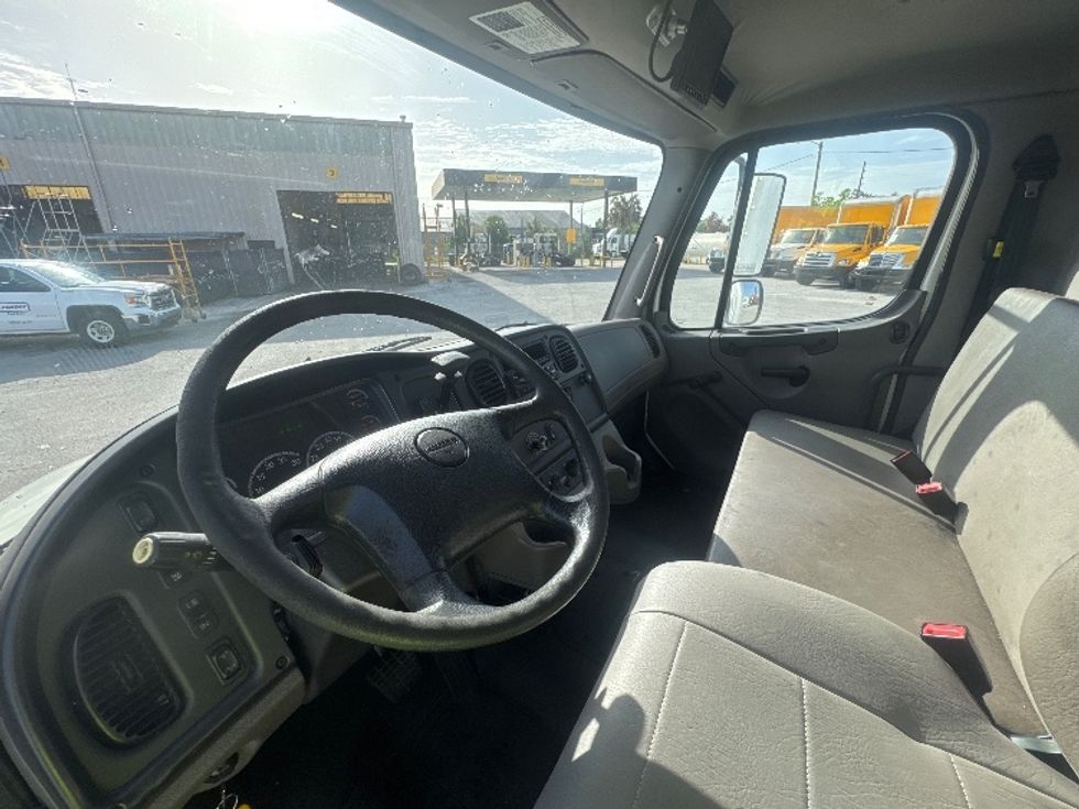 Medium Duty Box Truck-Light and Medium Duty Trucks-Freightliner-2019-M2-Orlando-FL-197,687\n\t\tmiles-$ 47,250 - Image 17