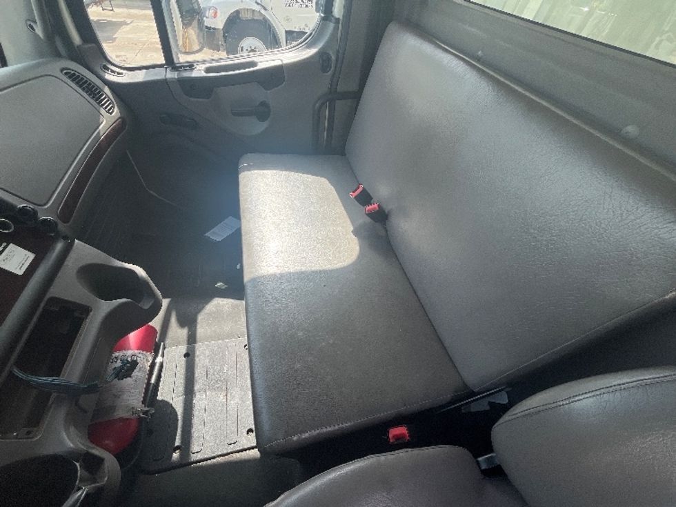 Medium Duty Box Truck-Light and Medium Duty Trucks-Freightliner-2019-M2-Orlando-FL-222,615\n\t\tmiles-$ 13,000 - Image 19