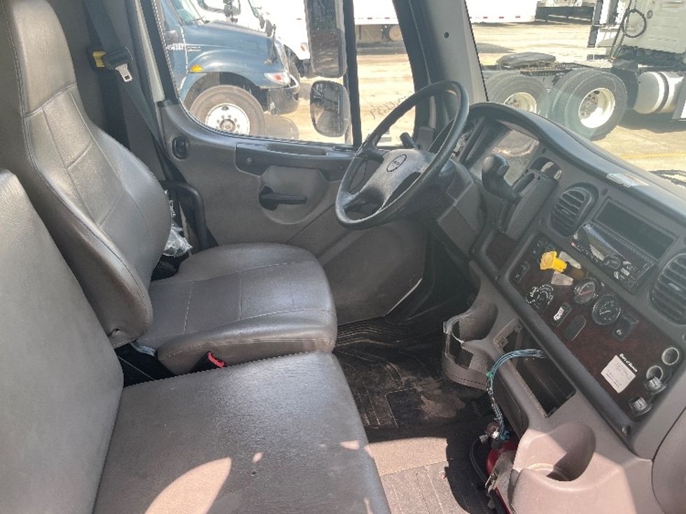 Medium Duty Box Truck-Light and Medium Duty Trucks-Freightliner-2019-M2-Orlando-FL-222,615\n\t\tmiles-$ 13,000 - Image 22