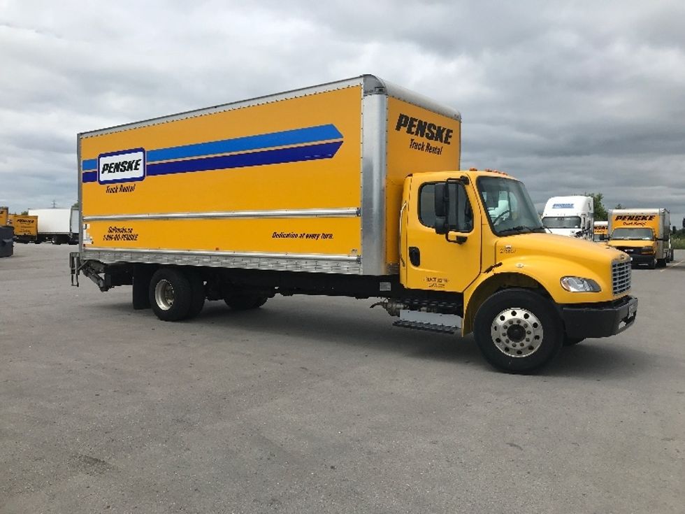 Medium Duty Box Truck-Light and Medium Duty Trucks-Freightliner-2019-M2-Oshawa-ON-223,352\n\t\tkm-$ 71,000 - Image 1
