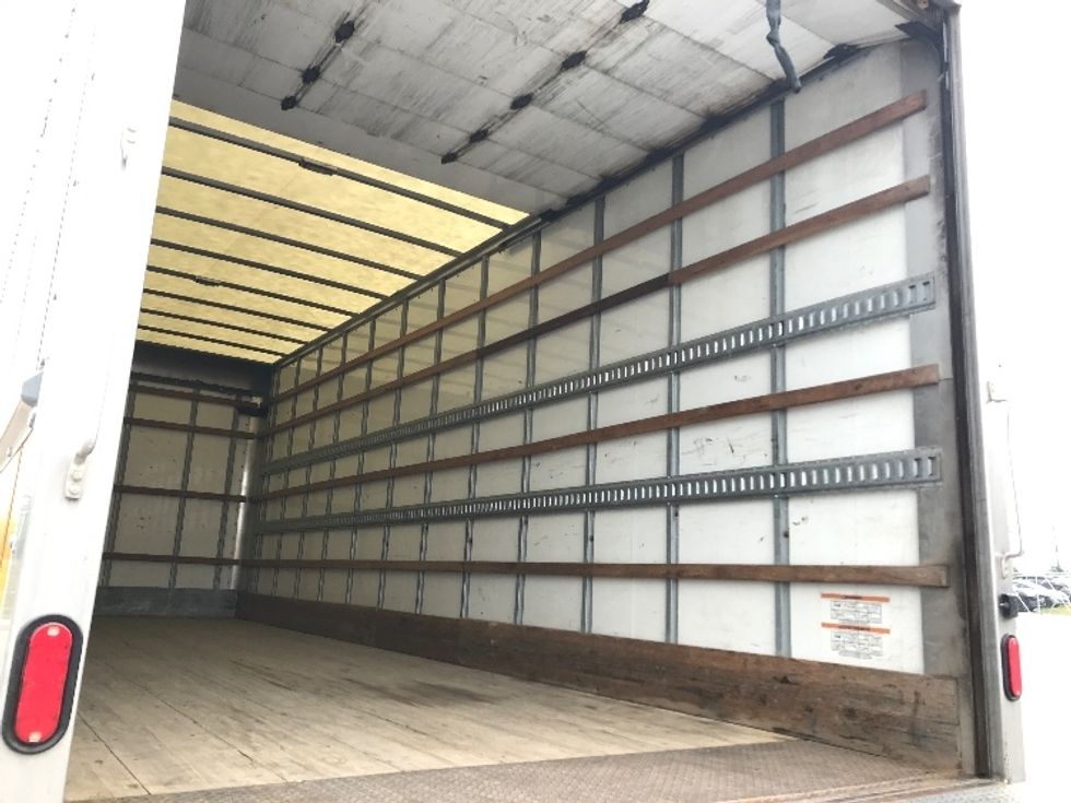 Medium Duty Box Truck-Light and Medium Duty Trucks-Freightliner-2019-M2-Oshawa-ON-232,143\n\t\tkm-$ 69,000 - Image 12