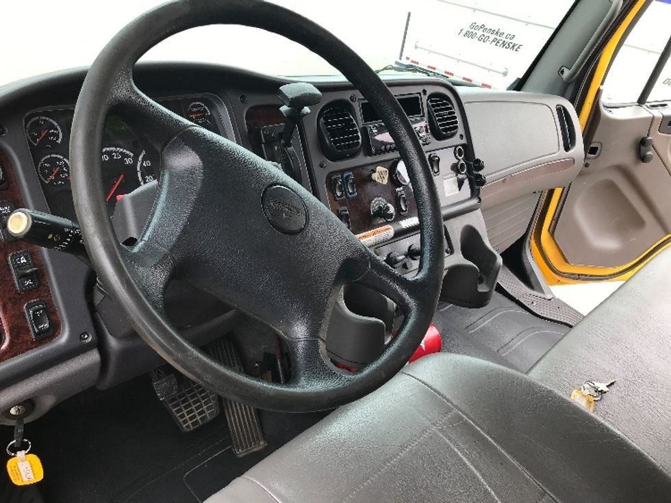 Medium Duty Box Truck-Light and Medium Duty Trucks-Freightliner-2019-M2-Oshawa-ON-232,143\n\t\tkm-$ 69,000 - Image 17