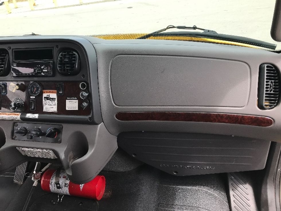 Medium Duty Box Truck-Light and Medium Duty Trucks-Freightliner-2019-M2-Oshawa-ON-232,143\n\t\tkm-$ 69,000 - Image 21