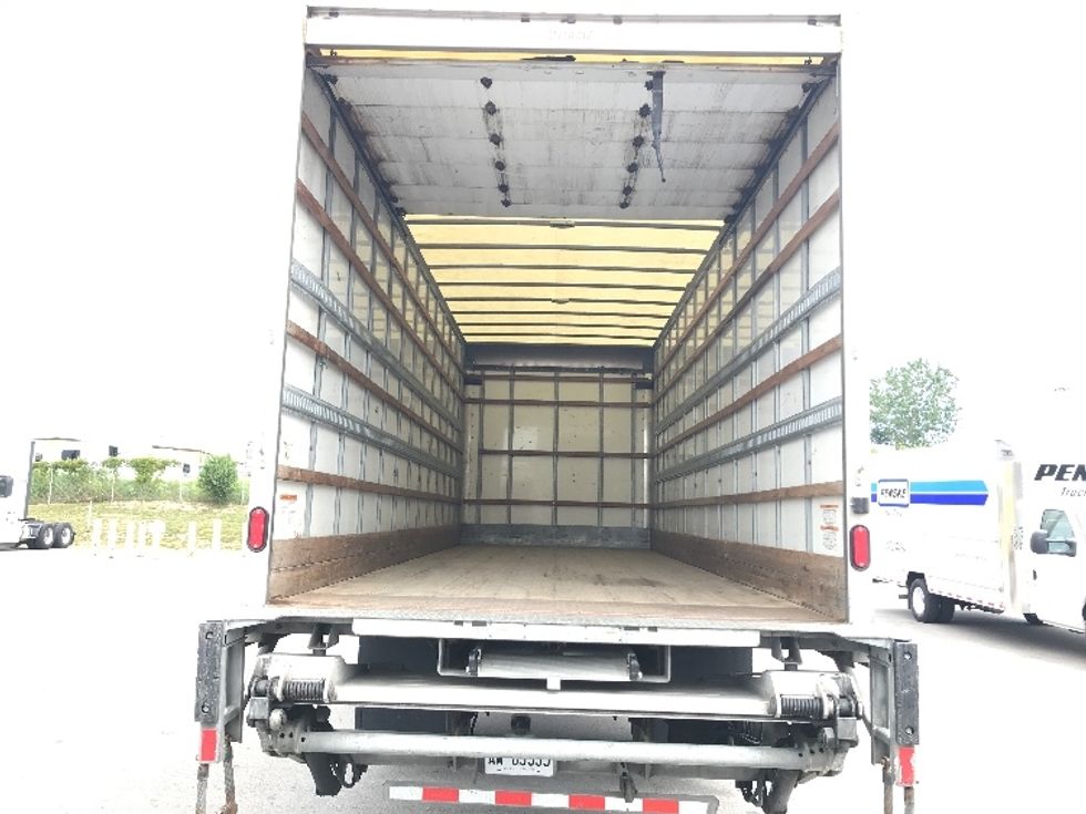 Medium Duty Box Truck-Light and Medium Duty Trucks-Freightliner-2019-M2-Oshawa-ON-232,143\n\t\tkm-$ 69,000 - Image 8
