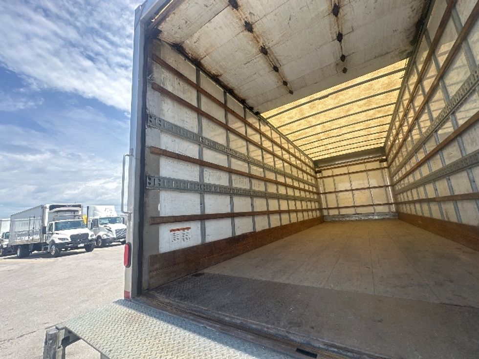 Medium Duty Box Truck-Light and Medium Duty Trucks-Freightliner-2019-M2-Oshawa-ON-277,445\n\t\tkm-$ 58,750 - Image 10