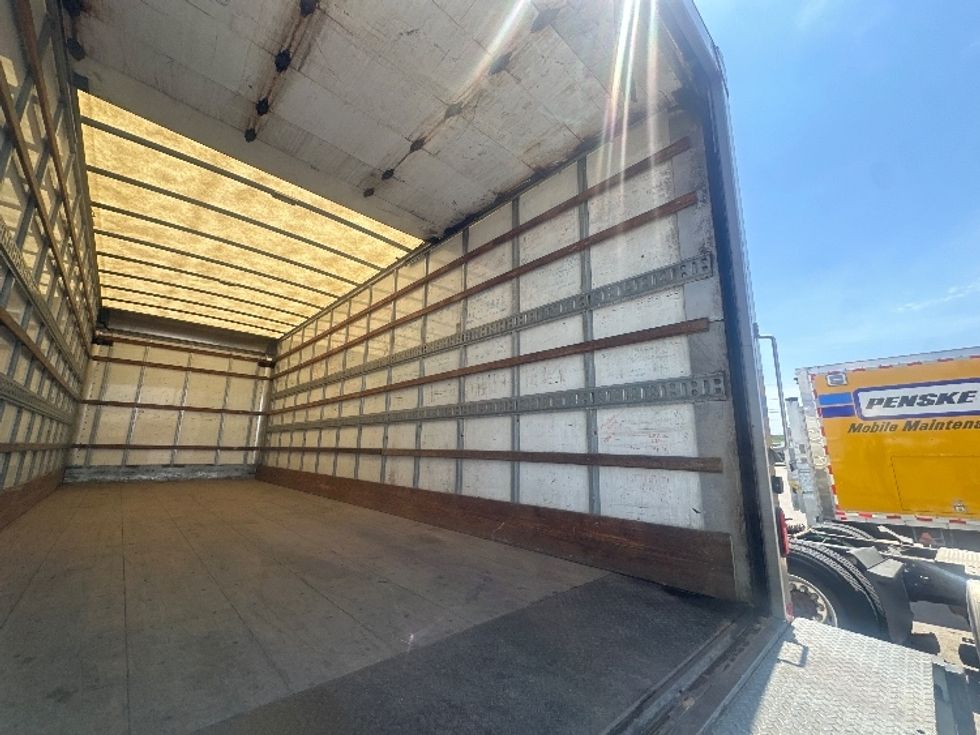 Medium Duty Box Truck-Light and Medium Duty Trucks-Freightliner-2019-M2-Oshawa-ON-277,445\n\t\tkm-$ 58,750 - Image 11