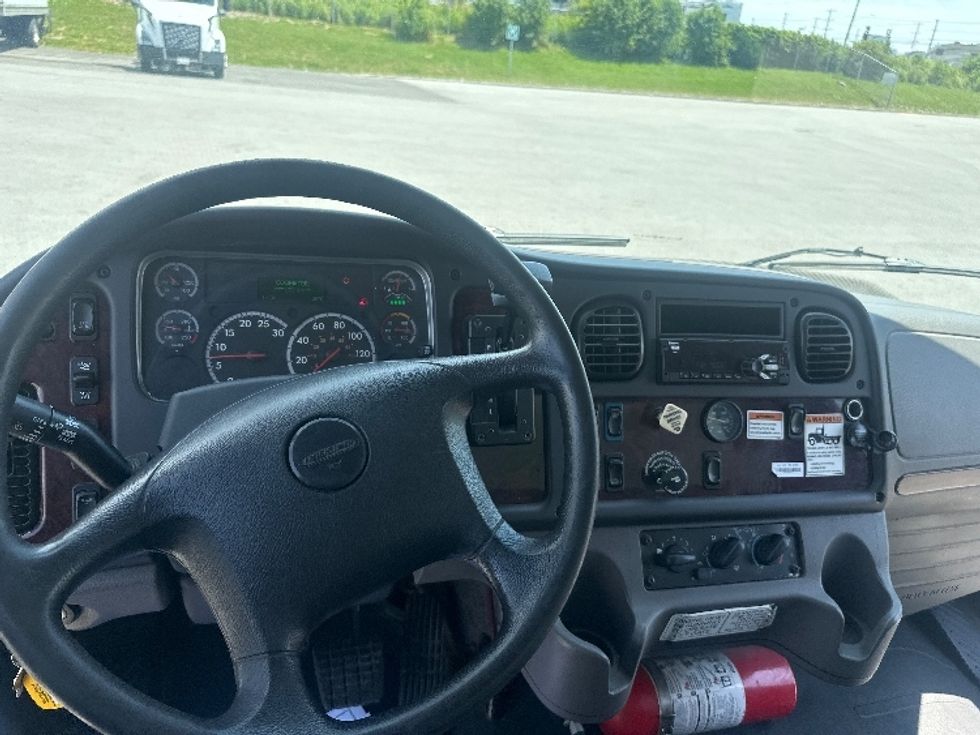Medium Duty Box Truck-Light and Medium Duty Trucks-Freightliner-2019-M2-Oshawa-ON-277,445\n\t\tkm-$ 58,750 - Image 17