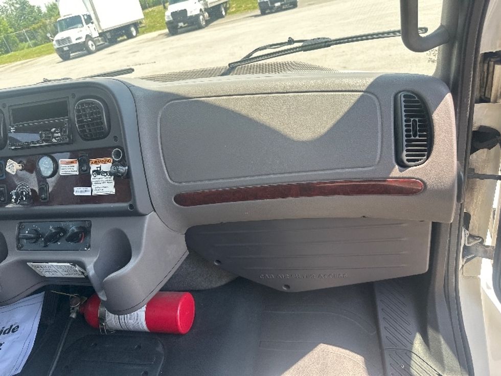 Medium Duty Box Truck-Light and Medium Duty Trucks-Freightliner-2019-M2-Oshawa-ON-277,445\n\t\tkm-$ 58,750 - Image 20