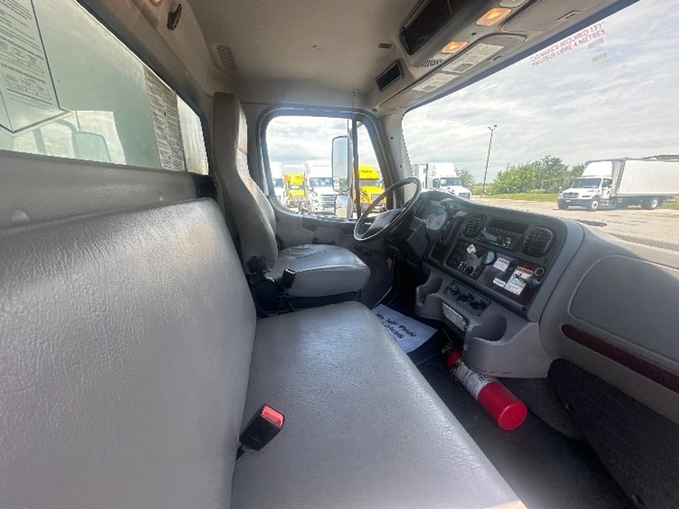 Medium Duty Box Truck-Light and Medium Duty Trucks-Freightliner-2019-M2-Oshawa-ON-277,445\n\t\tkm-$ 58,750 - Image 21