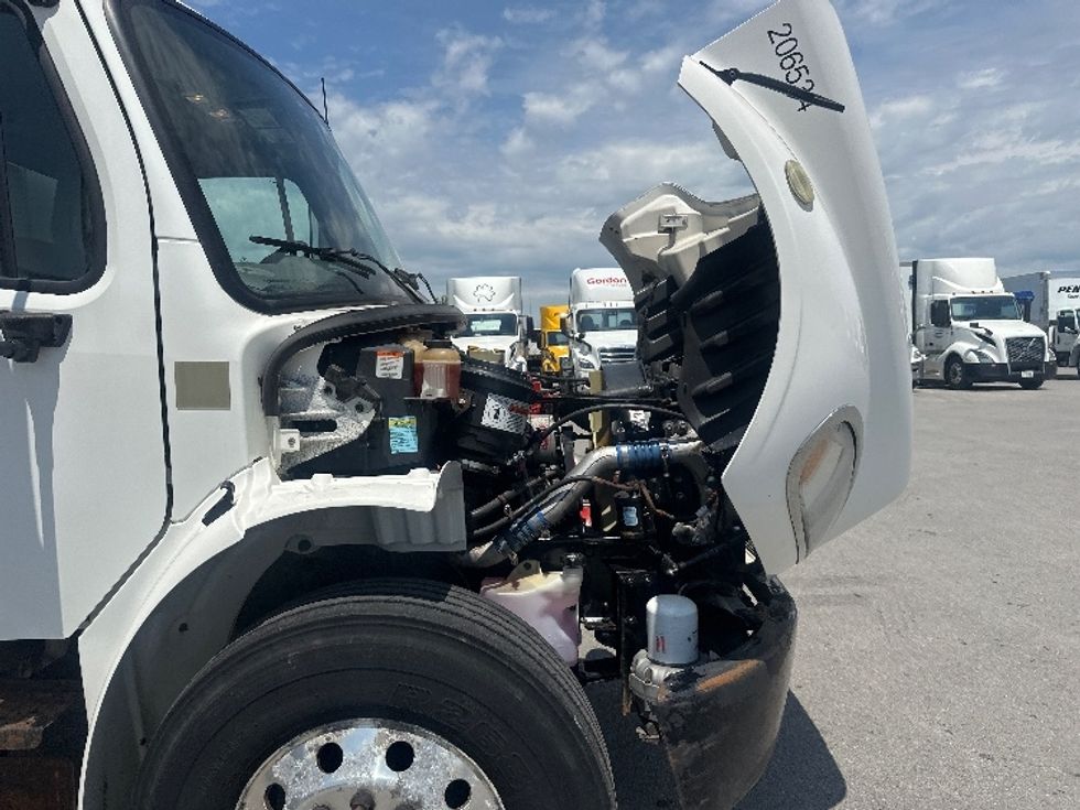 Medium Duty Box Truck-Light and Medium Duty Trucks-Freightliner-2019-M2-Oshawa-ON-277,445\n\t\tkm-$ 58,750 - Image 22