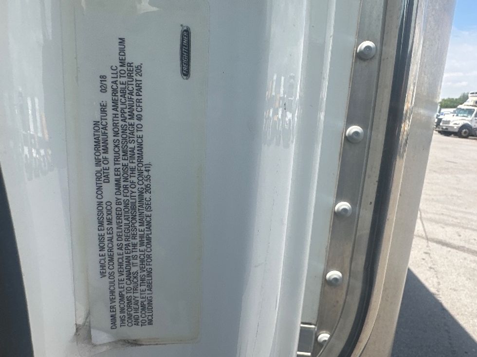 Medium Duty Box Truck-Light and Medium Duty Trucks-Freightliner-2019-M2-Oshawa-ON-277,445\n\t\tkm-$ 58,750 - Image 24