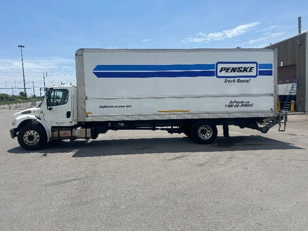 Medium Duty Box Truck-Light and Medium Duty Trucks-Freightliner-2019-M2-Oshawa-ON-277,445\n\t\tkm-$ 58,750 - Image 4