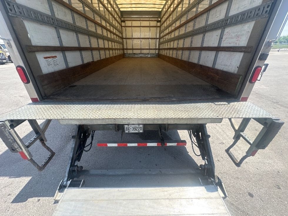 Medium Duty Box Truck-Light and Medium Duty Trucks-Freightliner-2019-M2-Oshawa-ON-277,445\n\t\tkm-$ 58,750 - Image 9