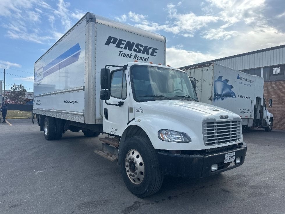 Medium Duty Box Truck-Light and Medium Duty Trucks-Freightliner-2019-M2-Oshawa-ON-294,939\n\t\tkm-$ 63,750 - Image 1